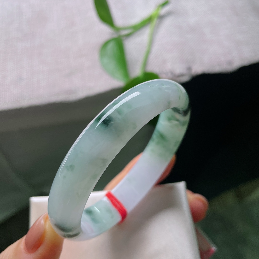 55.4(48.9)/12.6/7.3，飘花贵妃，甜美优雅，一点皮纹，ss56420a