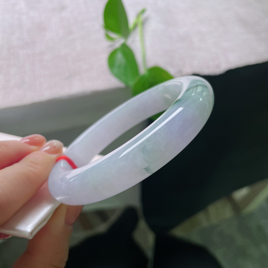 58.7/12.7/10，正圈，天然紫玉藏祥瑞，一抹淡紫落腕间，古韵悠然，耐看绵长，一点皮纹，ss56425a