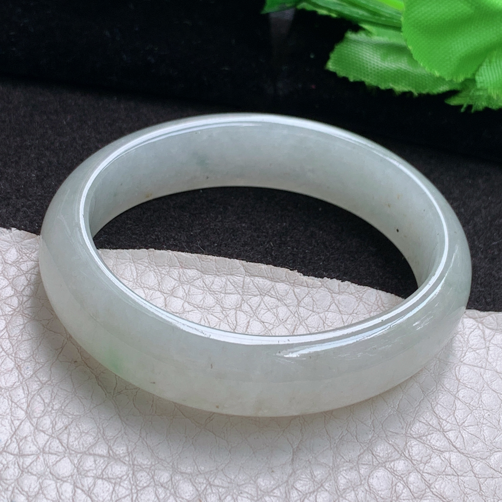 ll小圈口52.5*45*13*6.8贵妃镯 缅甸翡翠a货玉手镯 冰胶蛋形玉手环
