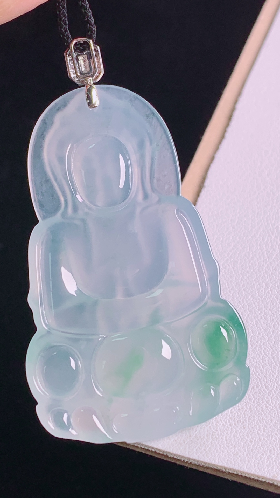 ️高品质高冰飘绿观音吊坠，18K真金真钻花色灵动，冰透起光，无裂，尺寸:66.0-58.0-35.9-5.8mm 18