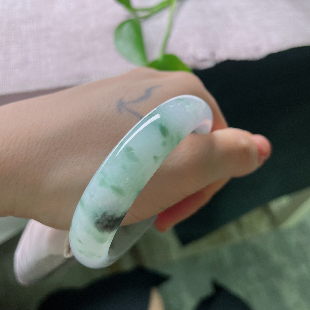 55.4(48.9)/12.6/7.3，飘花贵妃，甜美优雅，一点皮纹，ss56420a
