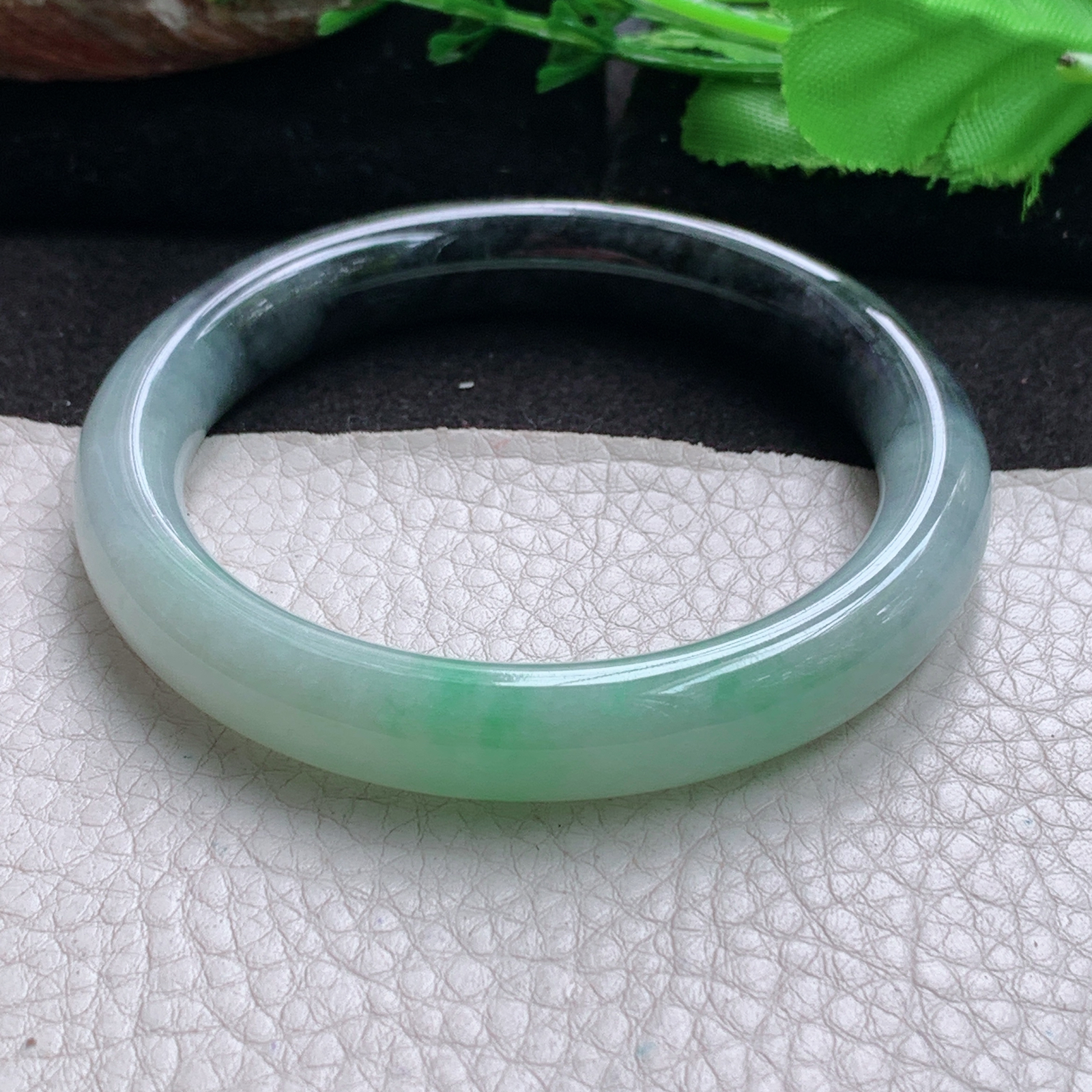 hh实拍57*10.8*8.8招财圆扁镯 缅甸翡翠a货玉手镯 特色半山水圆扁玉手环