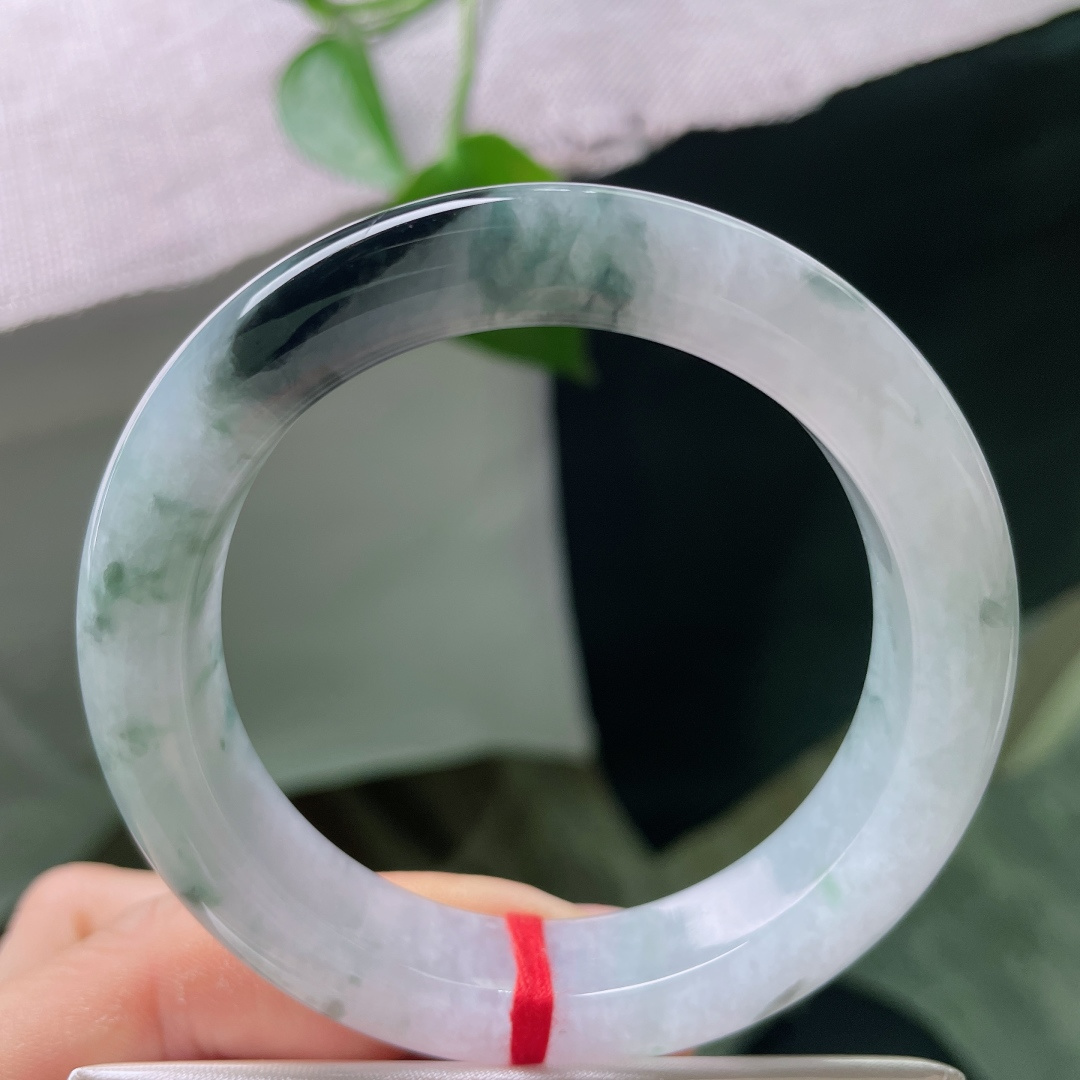 54.7/12.4/9.4，飘花正圈，耐看，水润，冰感好，贵气，耐看，一点皮纹，ss56440a