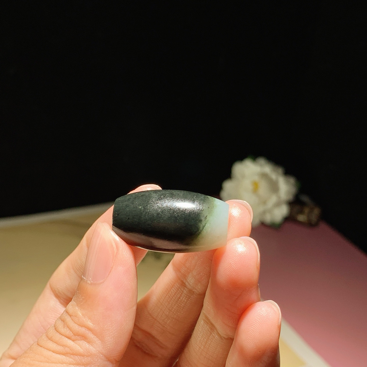 ￼ 和田玉白玉加蓝翠时来运转挂件 尺寸27/15重11.5克，玉质细腻油润 底色纯净 脂粉好，品质好！lt260720
