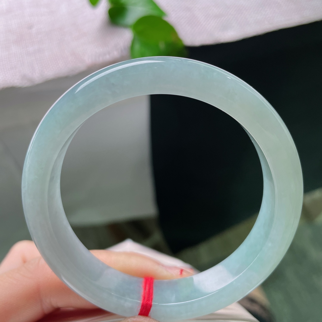 56.8/12.1/8.4蓝底正圈，水润细腻，天空蓝调，清雅大方，贵气，无裂，ss54184a