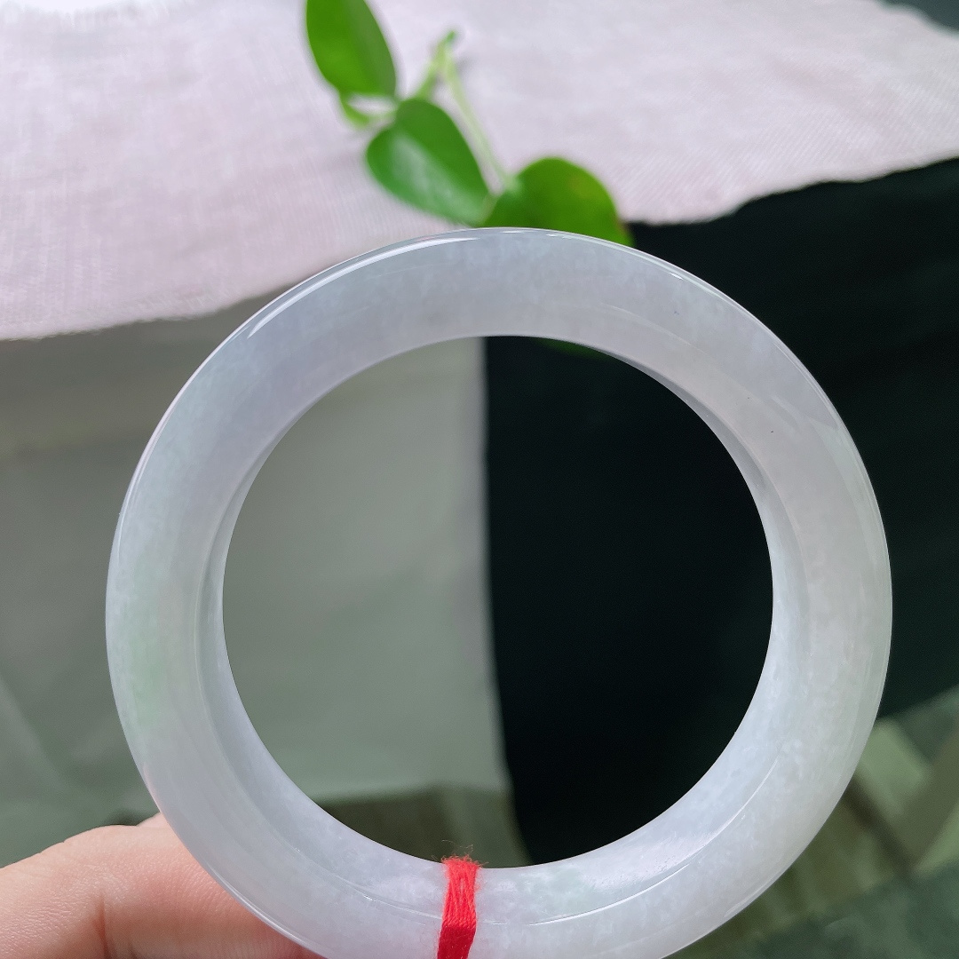 58.6/12.6/10，白月光正圈，一点皮纹，厚装正圈版型，条杆圆润饱满，端庄稳重很有质感。ss56426a