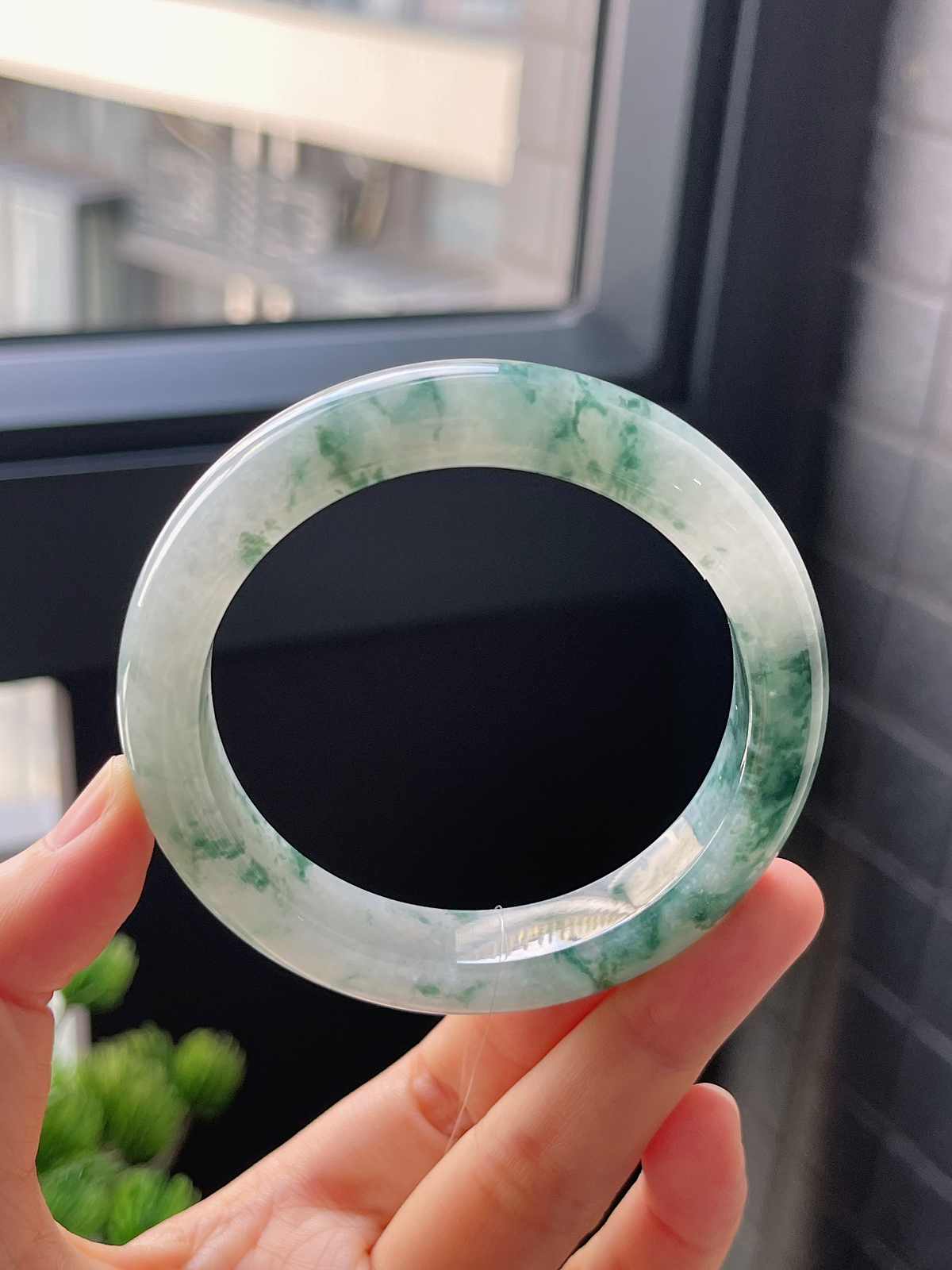 正圈55.2圈口，翡翠冰糯种飘绿手镯