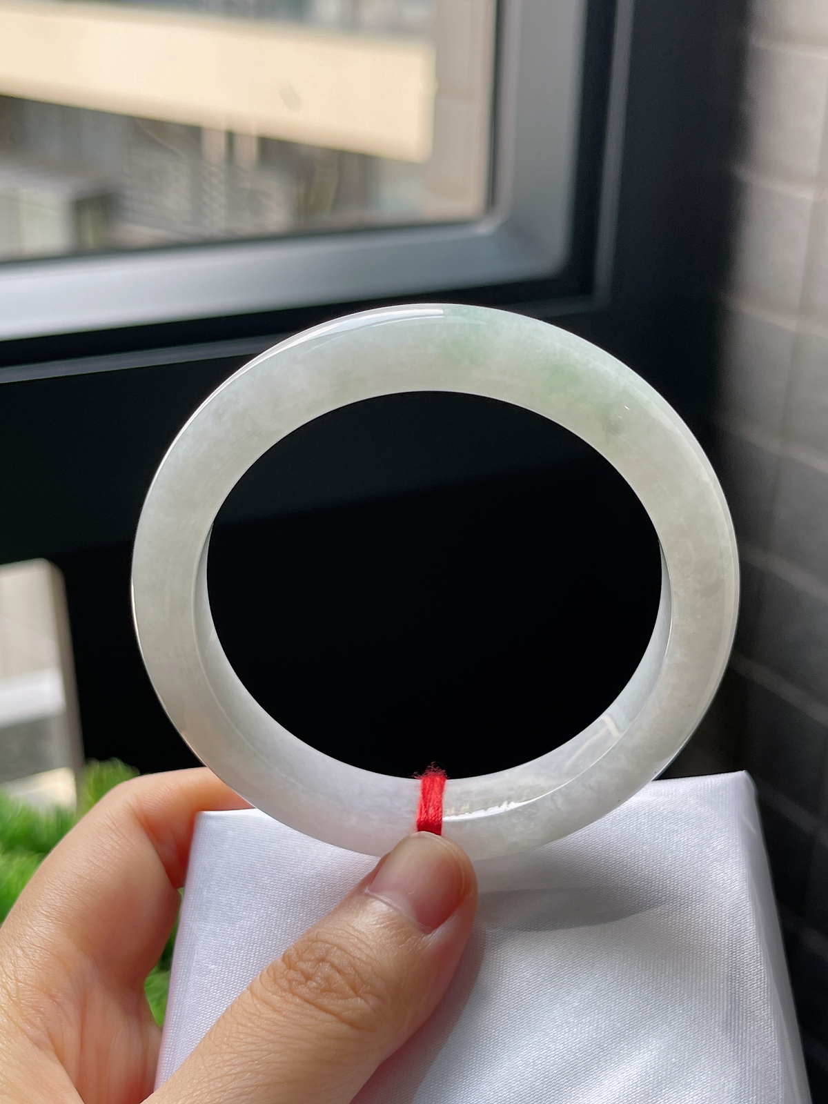 圈口56，冰糯种白底飘花翡翠正圈手镯