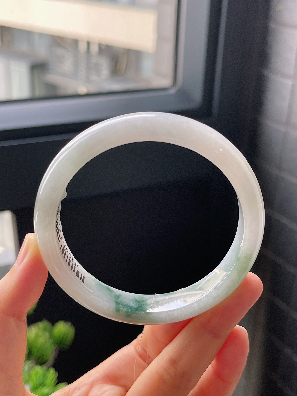 正圈60.2圈口，翡翠糯化种飘绿手镯
