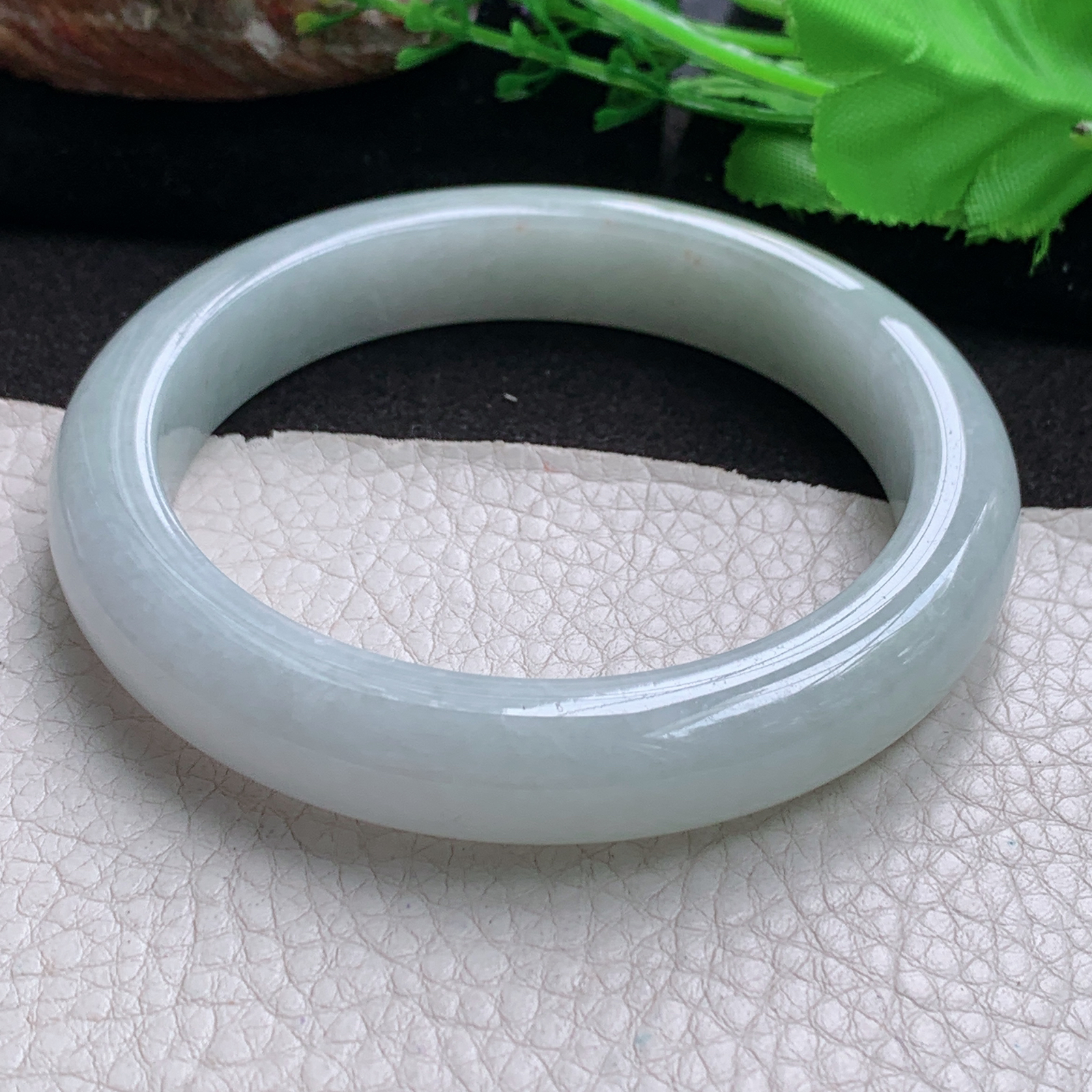 hh大圈口66*13*10平安镯 缅甸翡翠a货玉手镯 浅绿正圈胶感玉手环