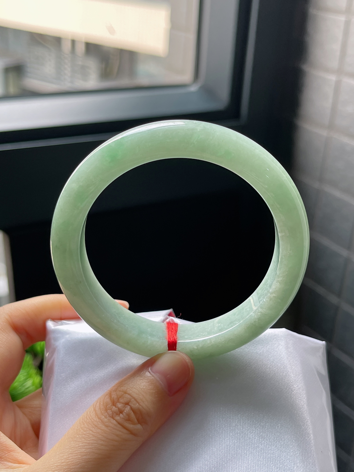 圈口56.5，糯化种晴绿翡翠正圈手镯