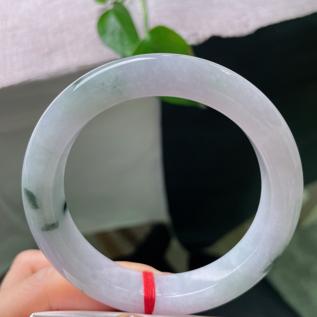 58.7/12.7/10，正圈，天然紫玉藏祥瑞，一抹淡紫落腕间，古韵悠然，耐看绵长，一点皮纹，ss5