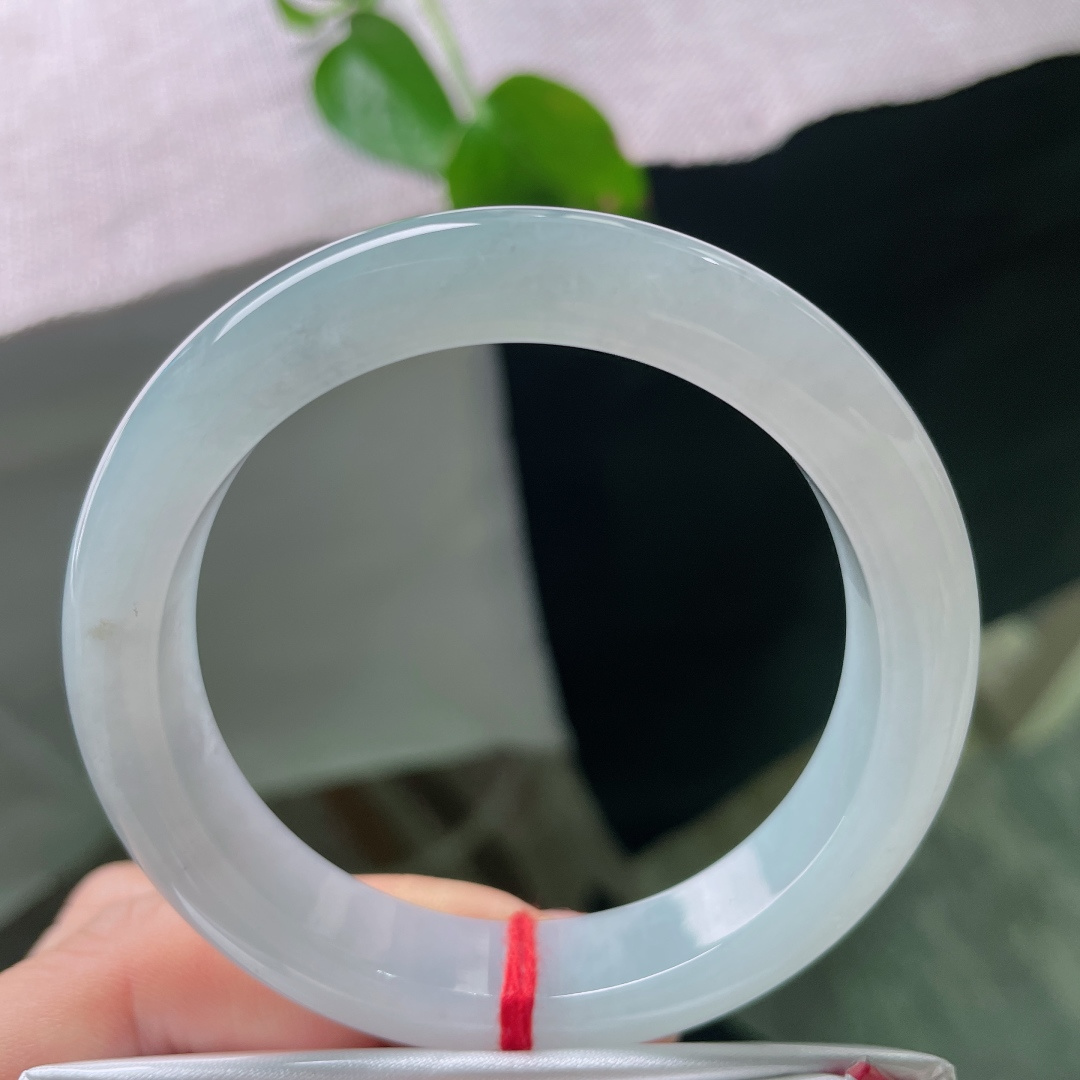 54/11.8/8.7，冰底正圈，晶体质感干净柔和，少量细微天然棉点，天然韵味十足，质感低调内敛。s