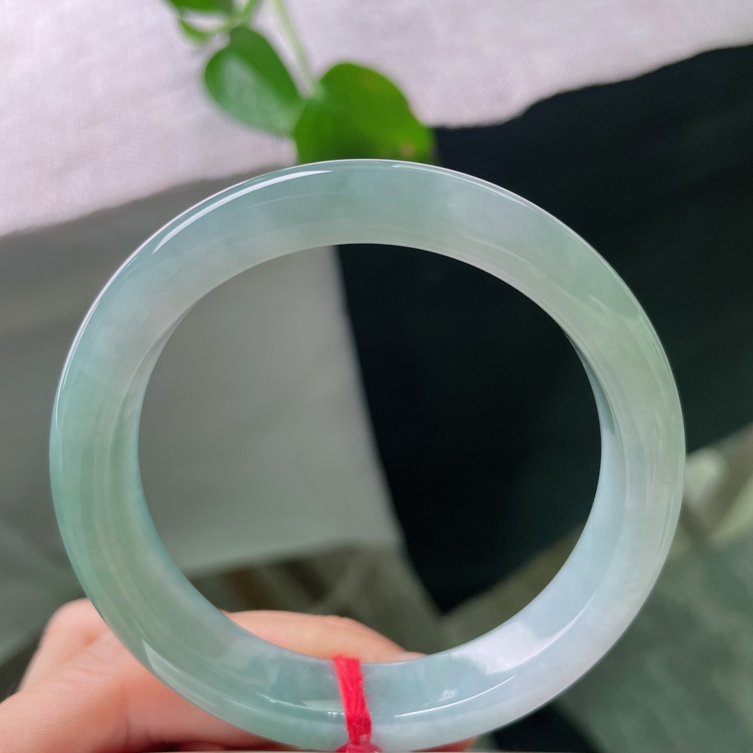 56.8/12/8.1，蓝底正圈，无裂，种老细腻，莹光内敛，水光潋滟，贵气温润尽显华贵珠光，ss56196a
