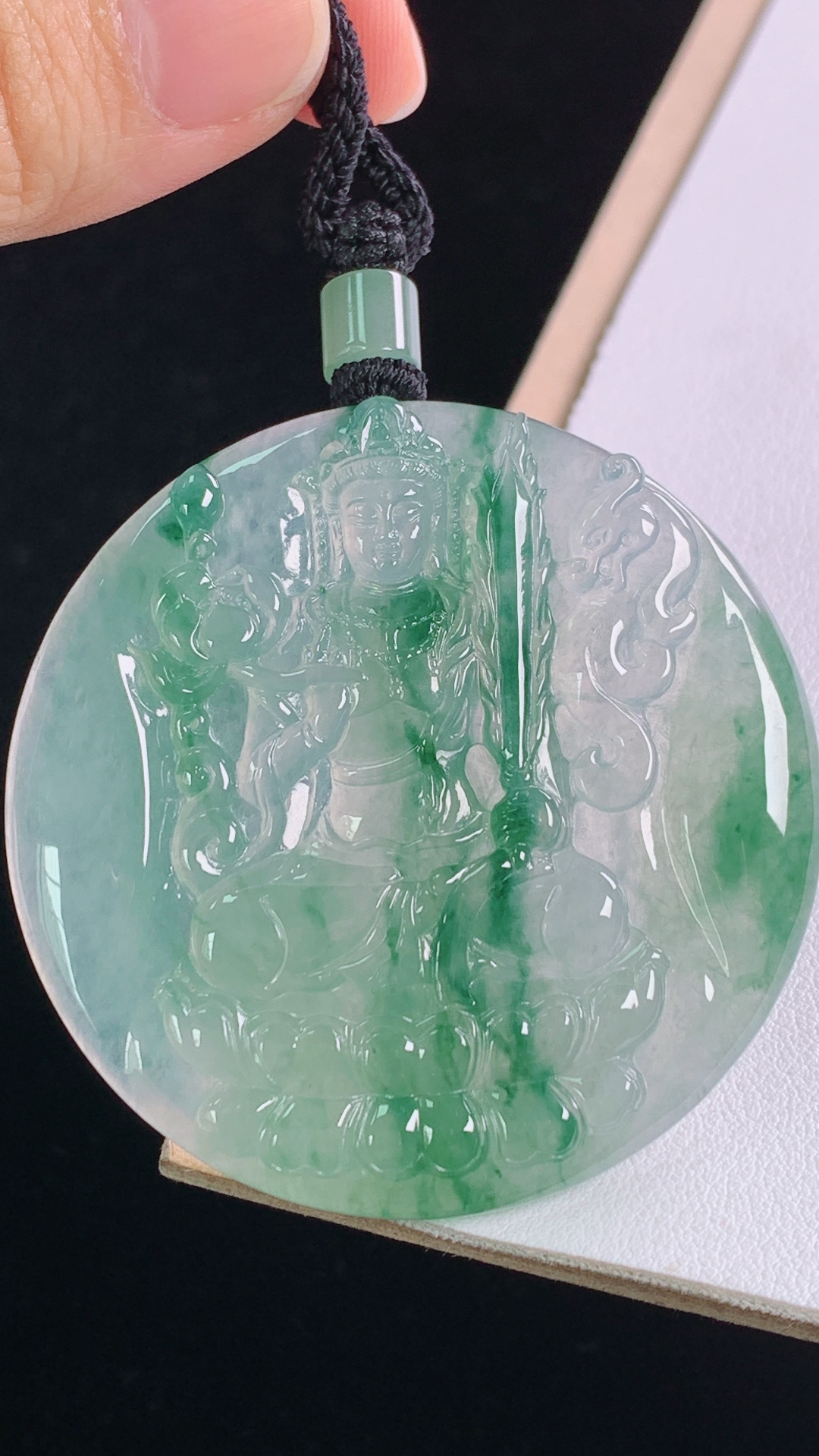 冰飘花虚空藏菩萨 花色灵动，清爽水润，无裂 尺寸:51.3-6.0mm 20