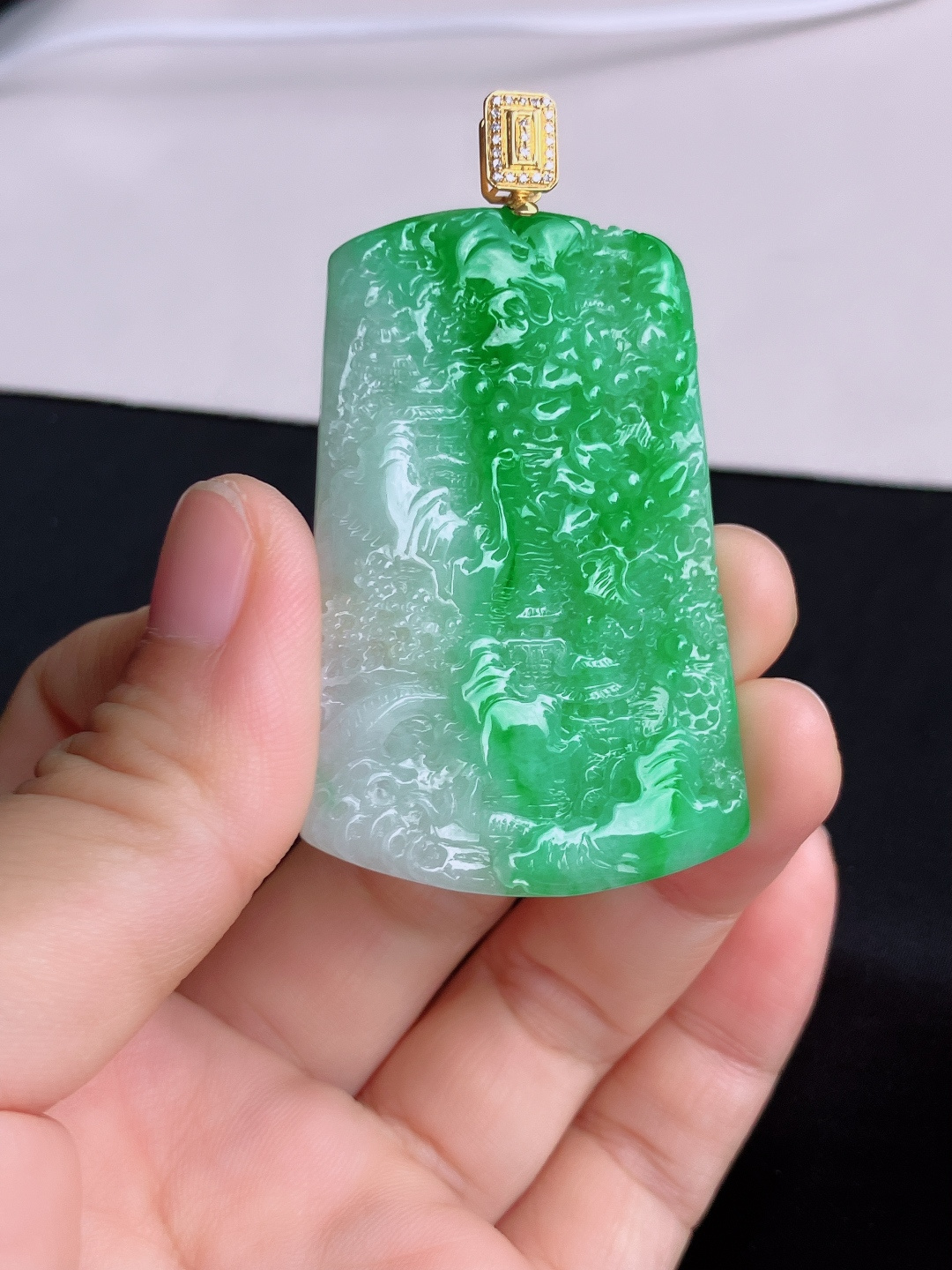 翠绿山水牌，意境美，尺寸63.6/54.6/36/6/自然光实拍