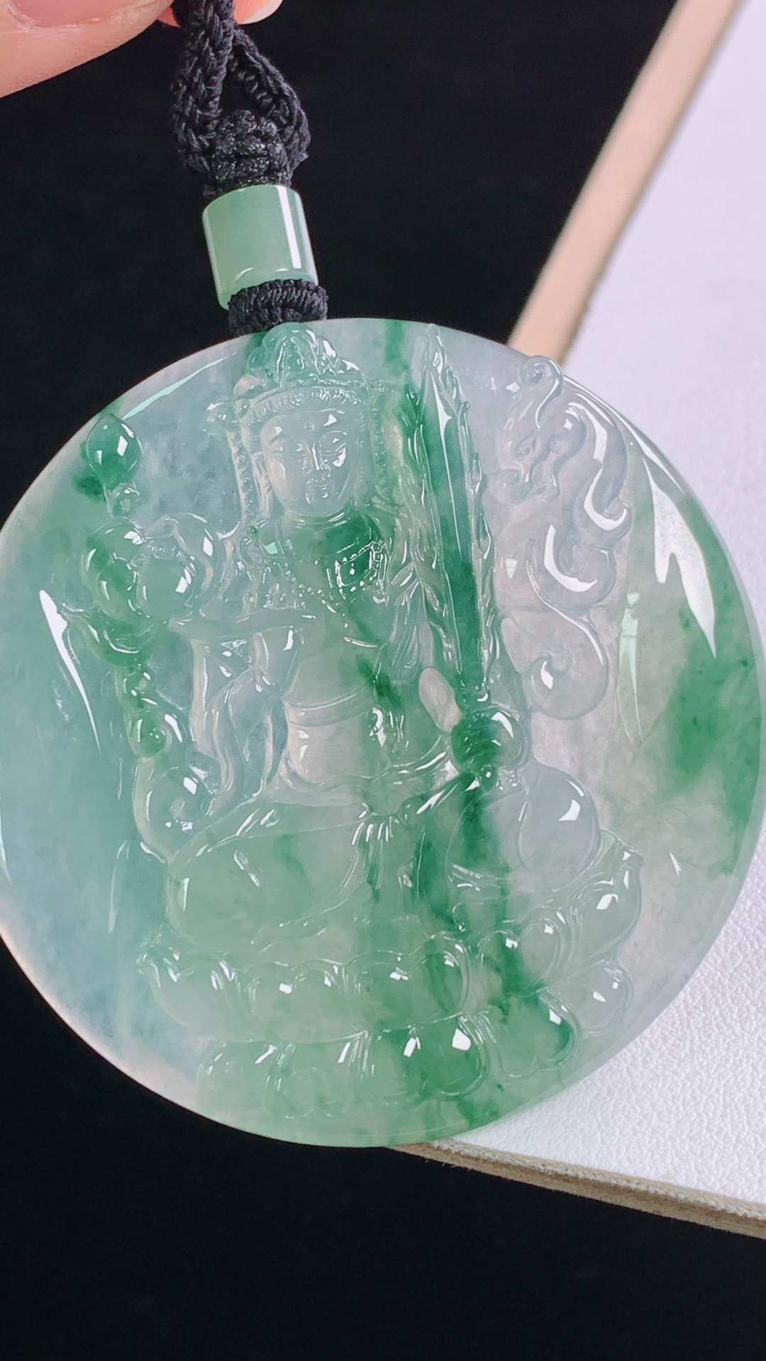 冰飘花虚空藏菩萨 花色灵动，清爽水润，无裂 尺寸:51.3-6.0mm 20
