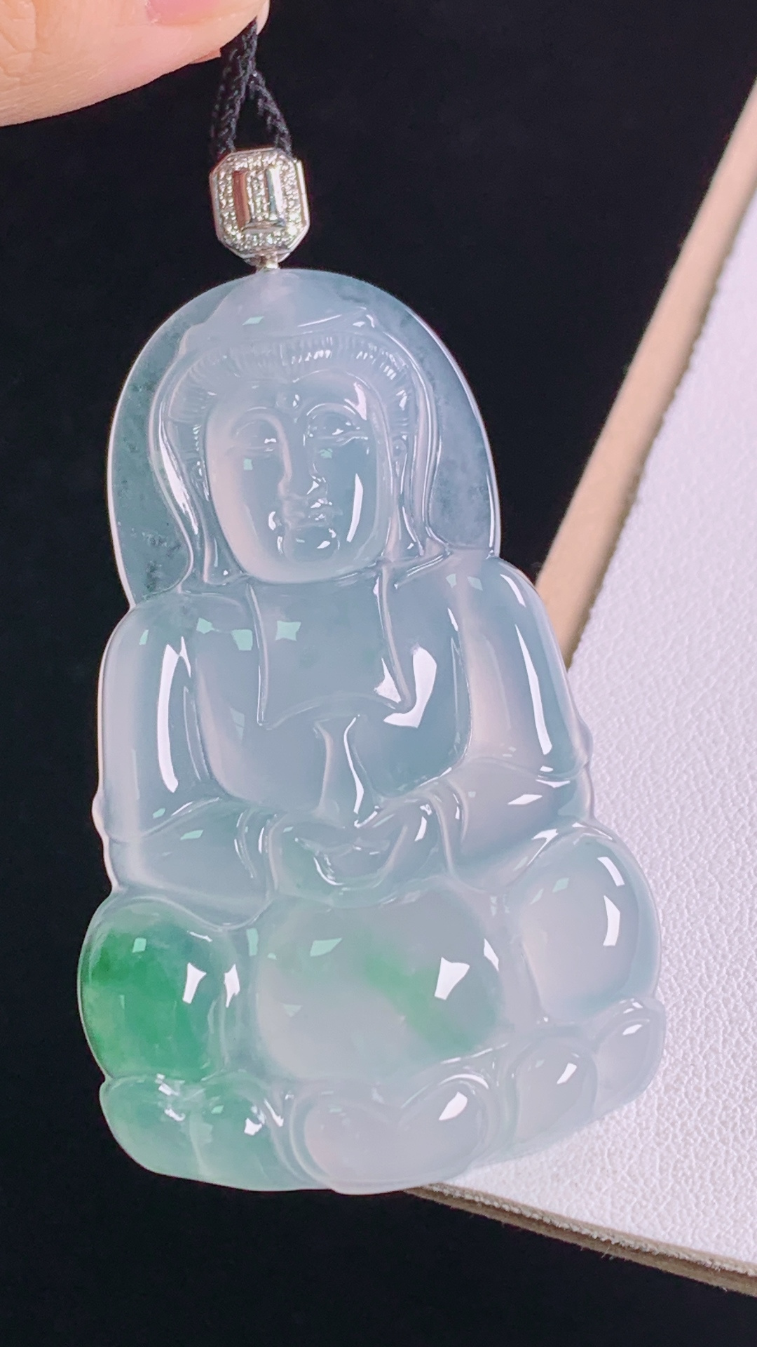 ️高品质高冰飘绿观音吊坠，18K真金真钻花色灵动，冰透起光，无裂，尺寸:66.0-58.0-35.9-5.8mm 18