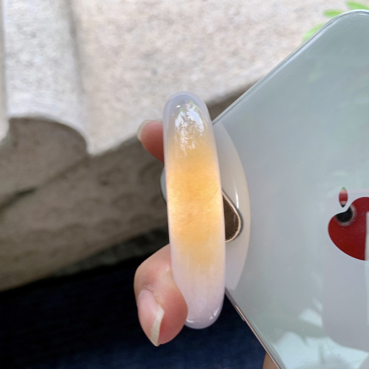 正圈52 53【圈口】53.3/13.4/9.5【编码】G7072343【描述】糯冰黄翡，水润，种老，细腻，打灯有棉线