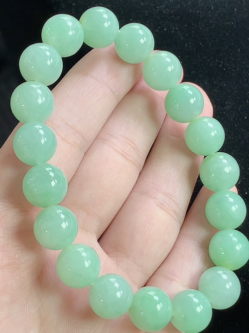 果绿玉珠手串，尺寸10.5mm，Q23pxy