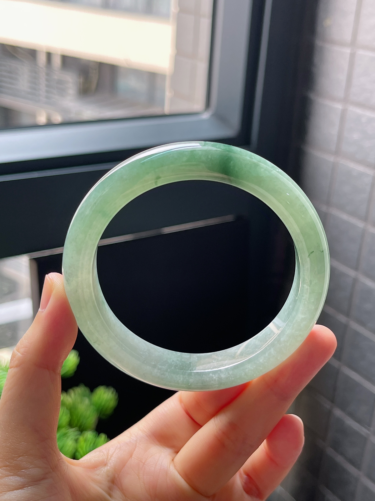 圈口59.5，糯化种飘花翡翠正圈手镯