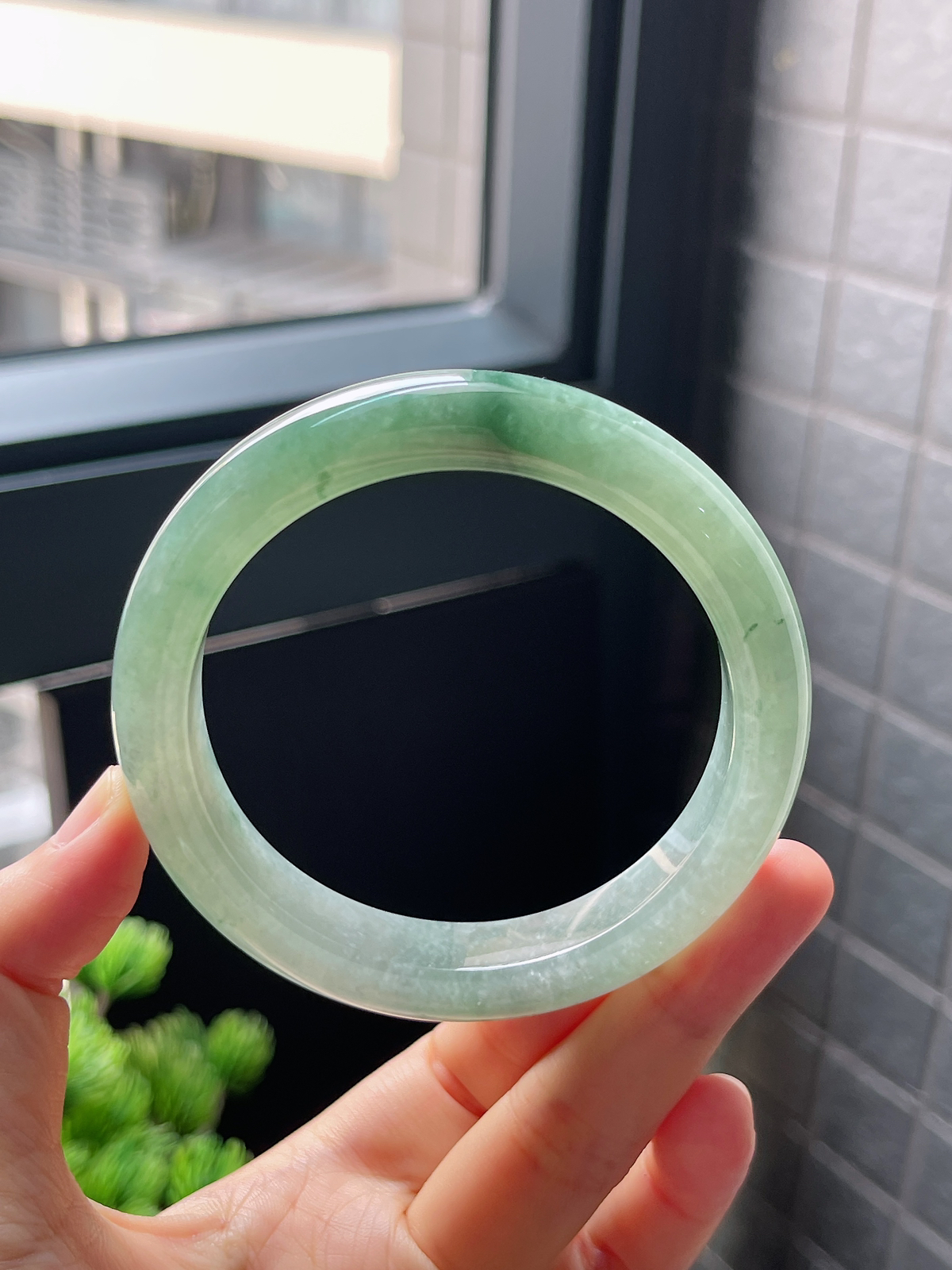 圈口59.5，糯化种飘花翡翠正圈手镯