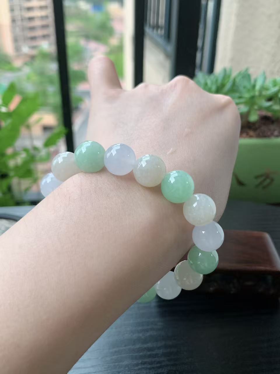 老坑冰种胶感三彩圆珠手串 裸石尺寸:12.2mm