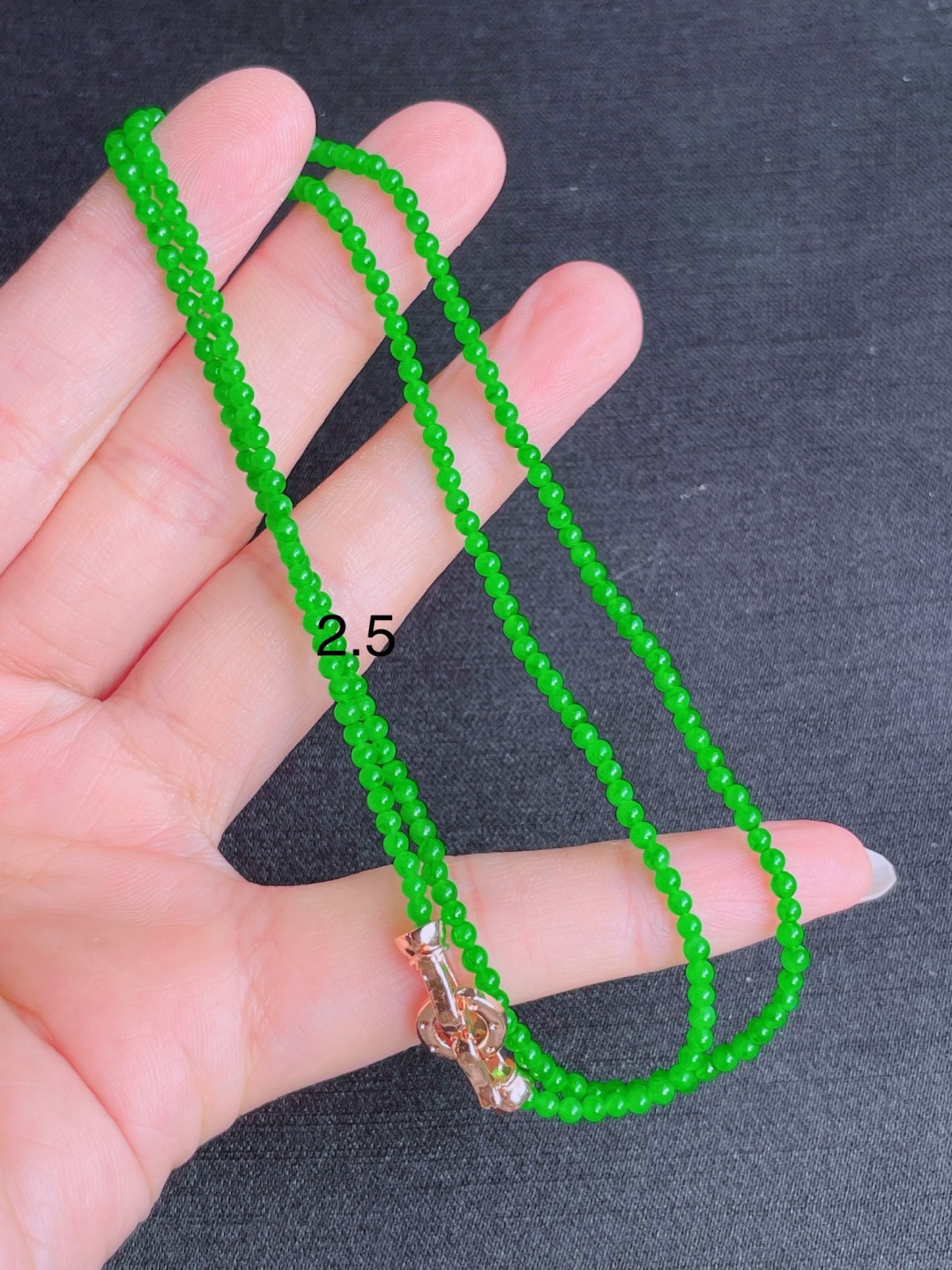 ️绿珠子项链，晶莹剔透，新颖时尚，2.5