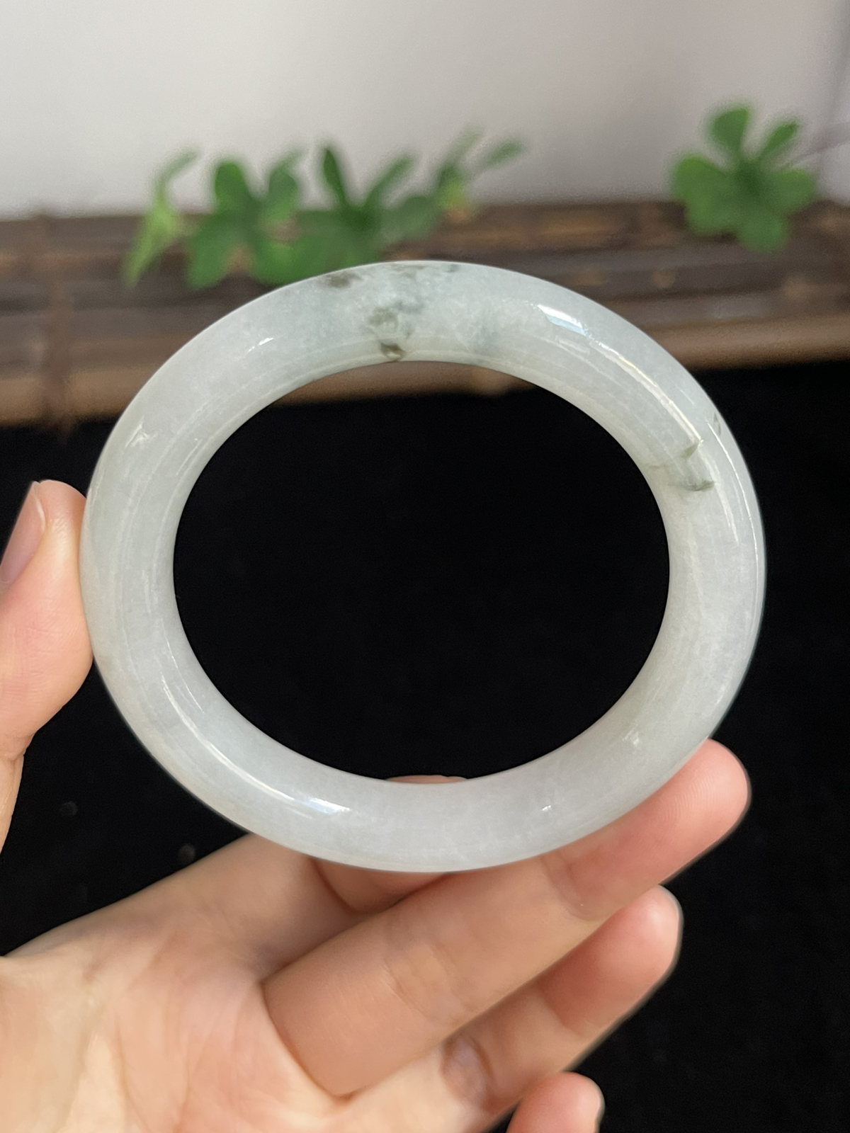 圆镯52圈口，翡翠手镯