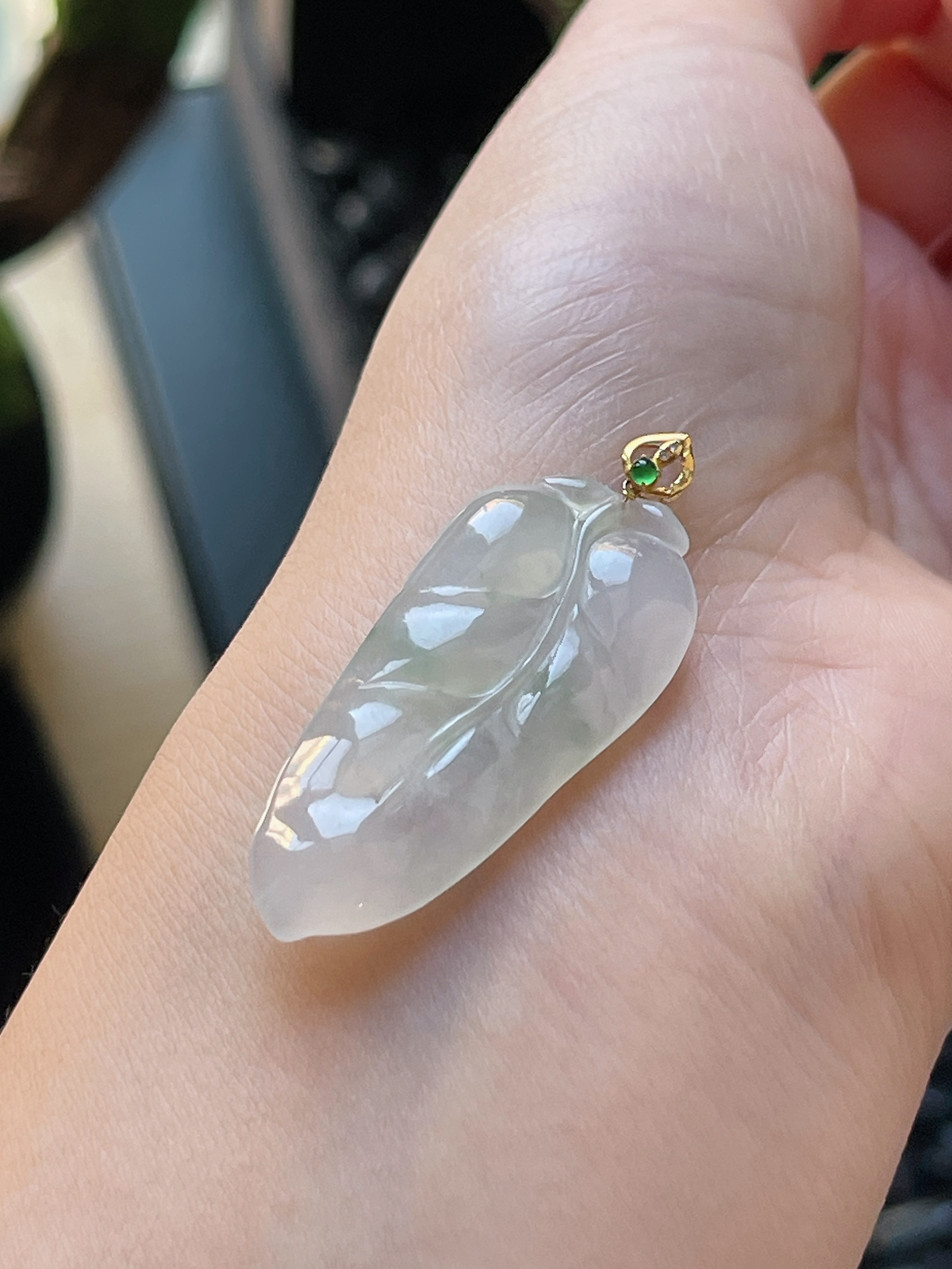 翡翠冰糯种白色叶子，印记：G18K,伴钻石