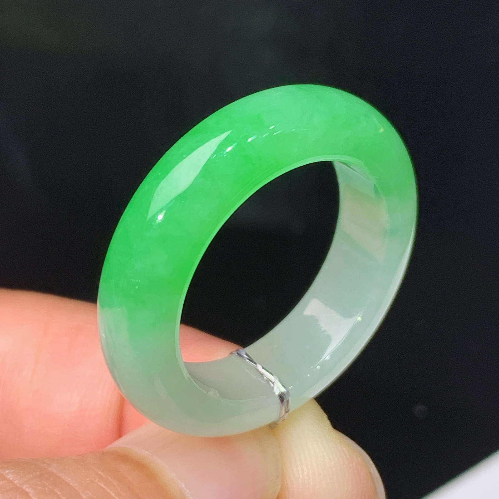 飘绿戒圈，指环，冰润色阳，玉质细腻，种水足，Sf 圈口18 尺寸5.8*4.1