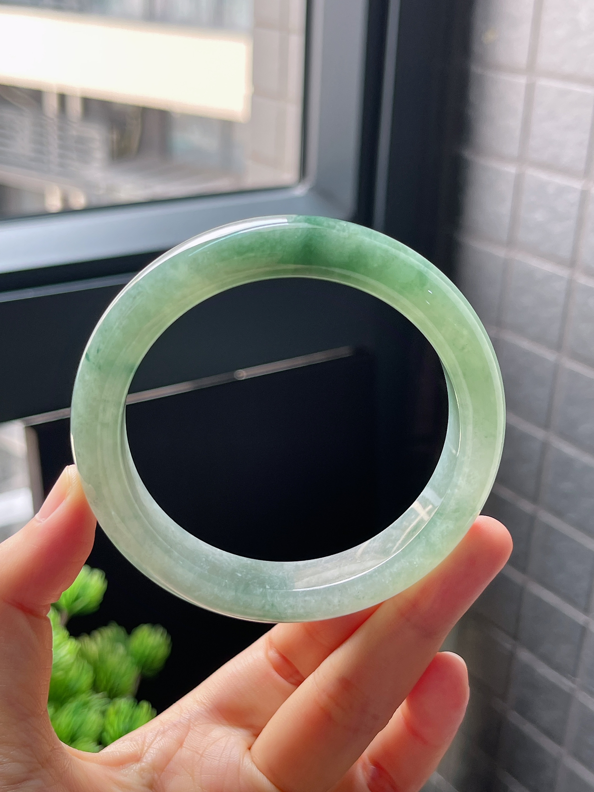 圈口59.5，糯化种飘花翡翠正圈手镯