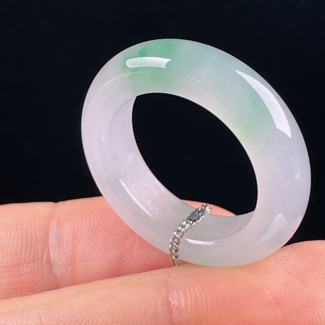 ️冰绿指环，老种起光，细底通透，尺寸：7.3/5圈口23mm0723
