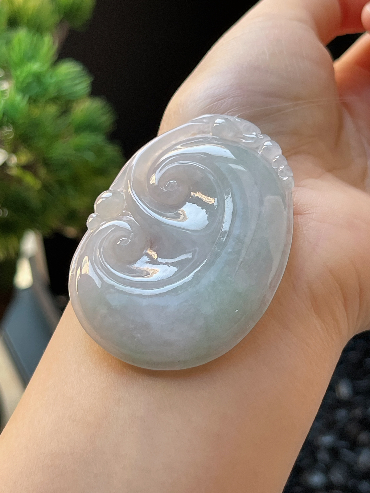 翡翠糯化种淡绿色如意