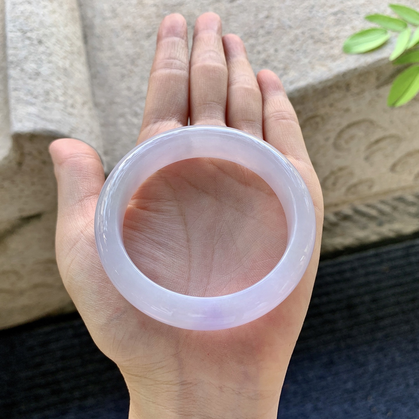 正圈 圈口52.1/13/8 编码DW072301 描述水润，种老，细腻，打灯有棉纹