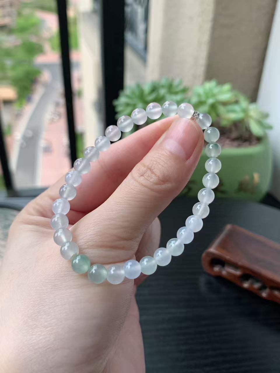 老坑冰种胶感冰春彩圆珠手链 裸石尺寸:5.8mm