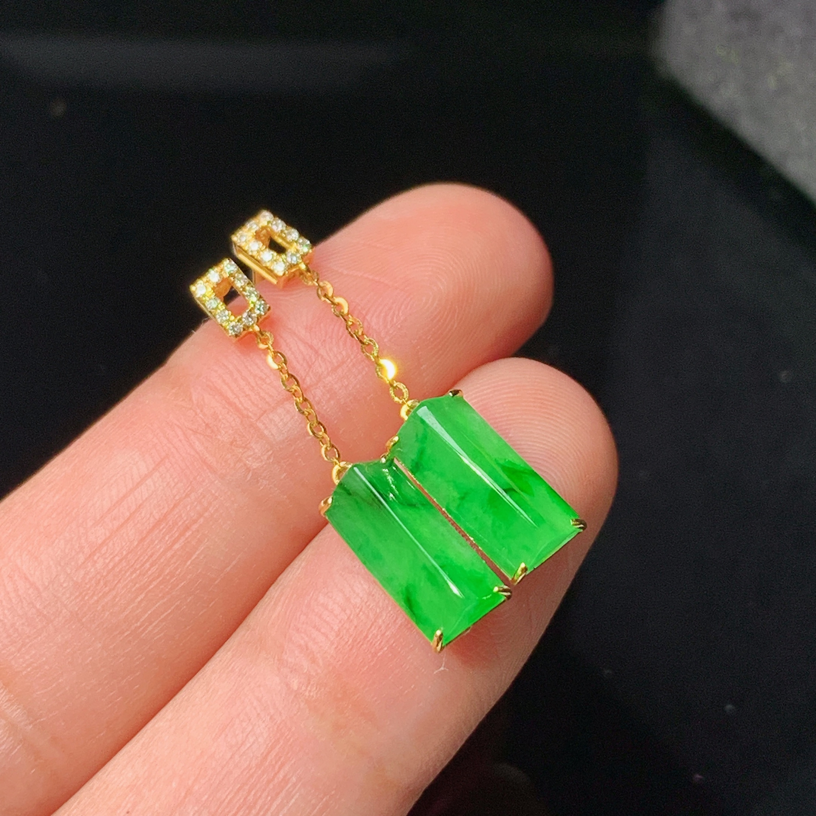 冰阳绿马鞍耳坠，18k金镶嵌，简约时尚，冰润色阳，种水足，Wx 尺寸10.2*5*3.5