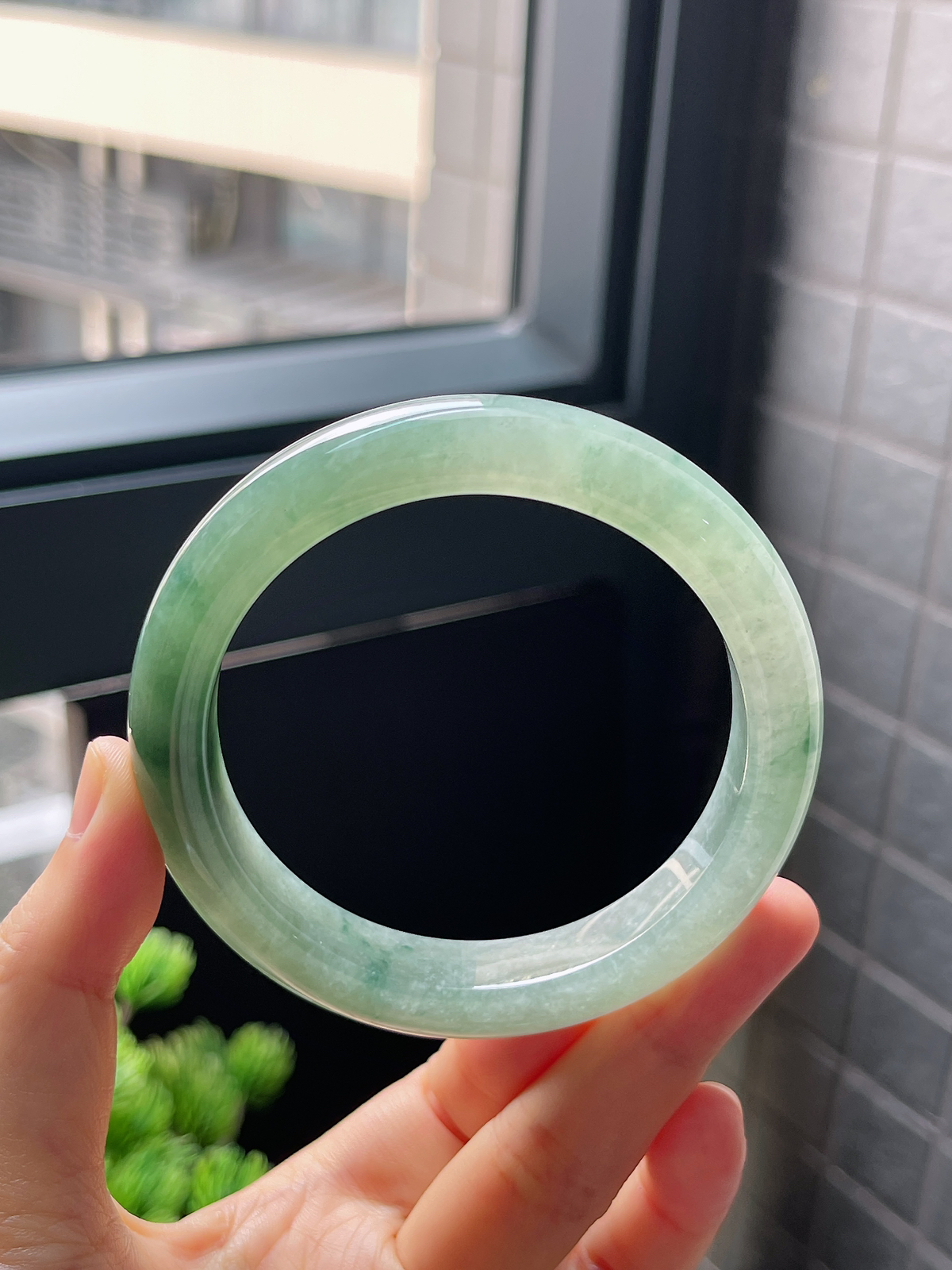 圈口59.5，糯化种飘花翡翠正圈手镯