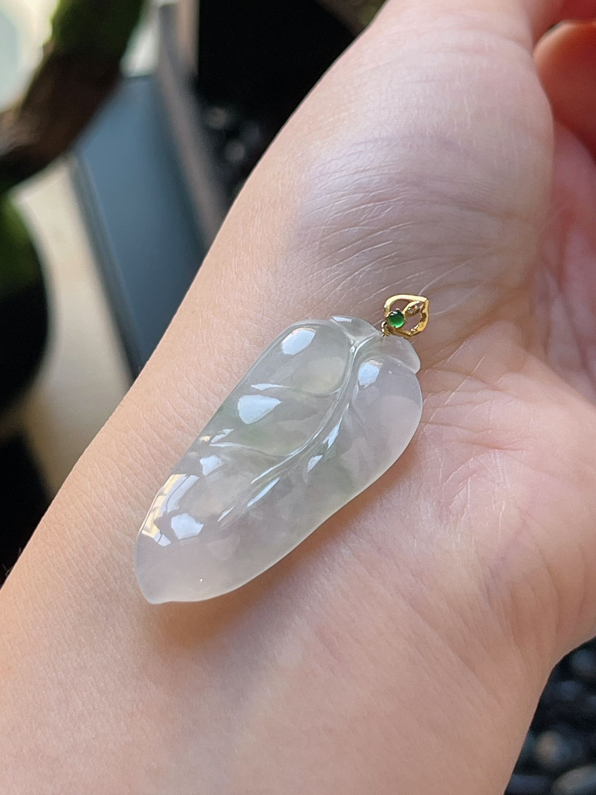 翡翠冰糯种白色叶子，印记：G18K,伴钻石