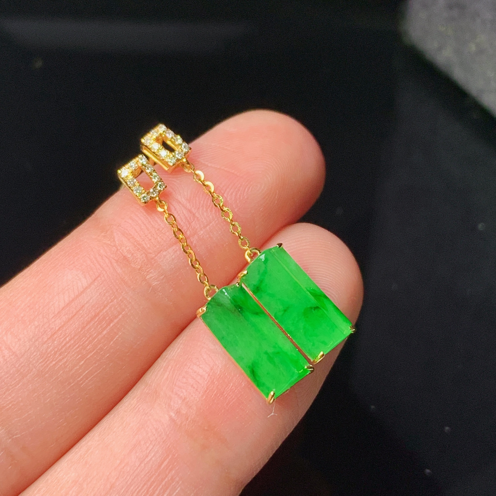 冰阳绿马鞍耳坠，18k金镶嵌，简约时尚，冰润色阳，种水足，Wx 尺寸10.2*5*3.5