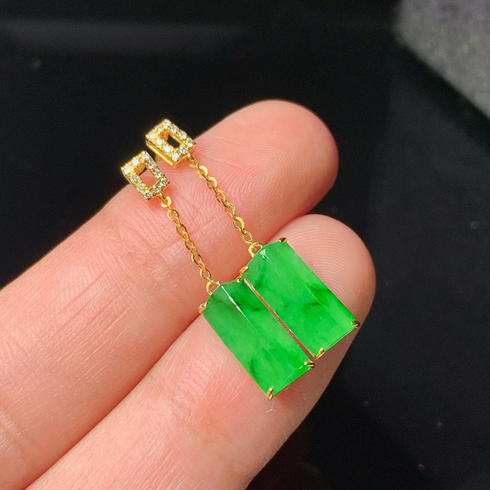 冰阳绿马鞍耳坠，18k金镶嵌，简约时尚，冰润色阳，种水足，Wx 尺寸10.2*5*3.5