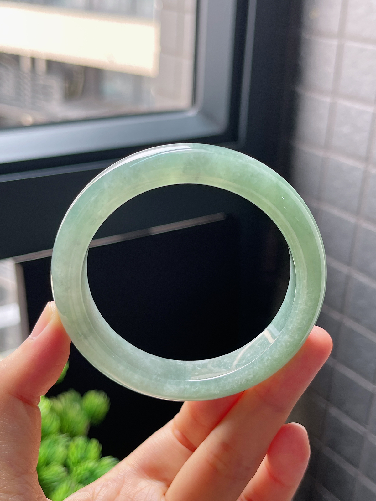 圈口54.7，冰糯种湖绿翡翠正圈手镯