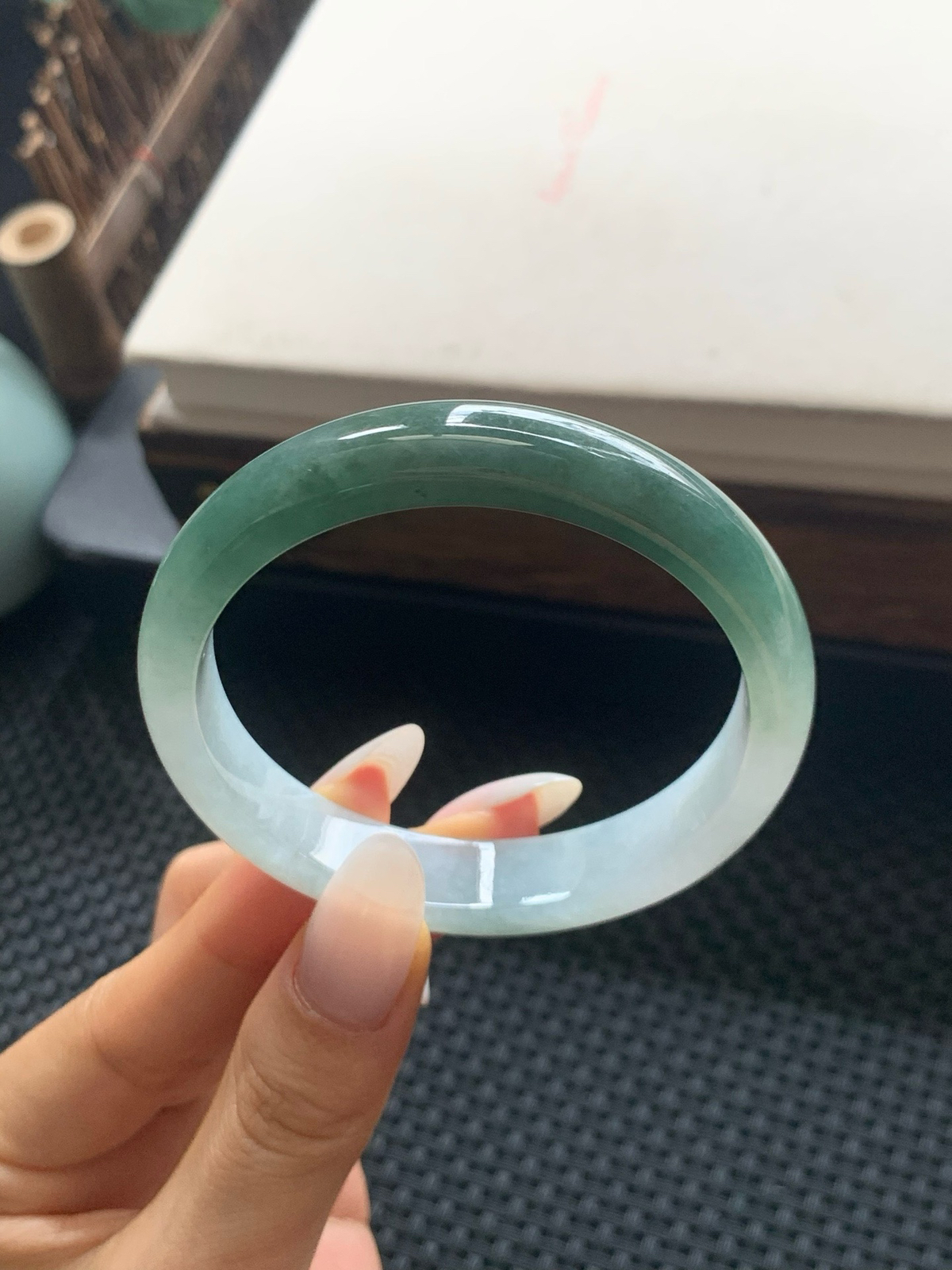 55圈口油青半山水正圈手镯