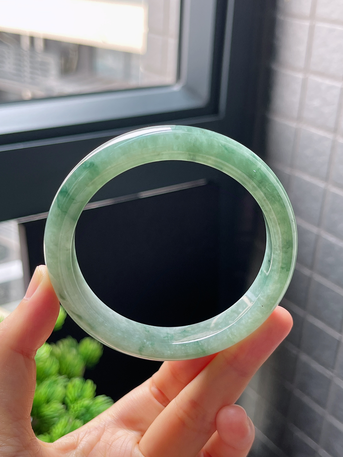圈口60，糯化种飘花翡翠正圈手镯