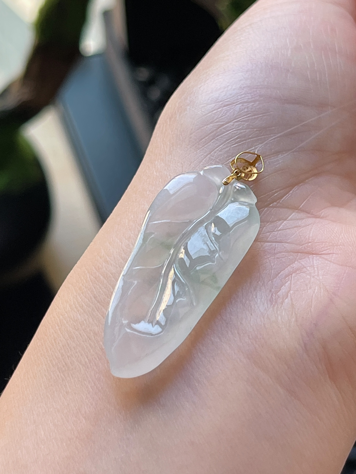 翡翠冰糯种白色叶子，印记：G18K,伴钻石