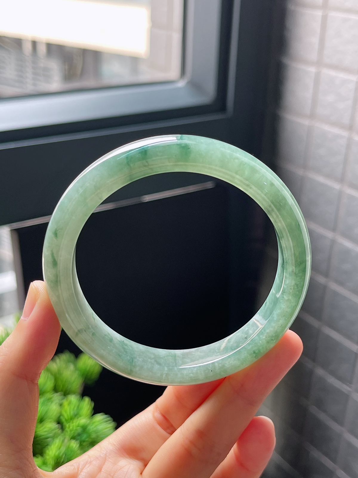 圈口60，糯化种飘花翡翠正圈手镯