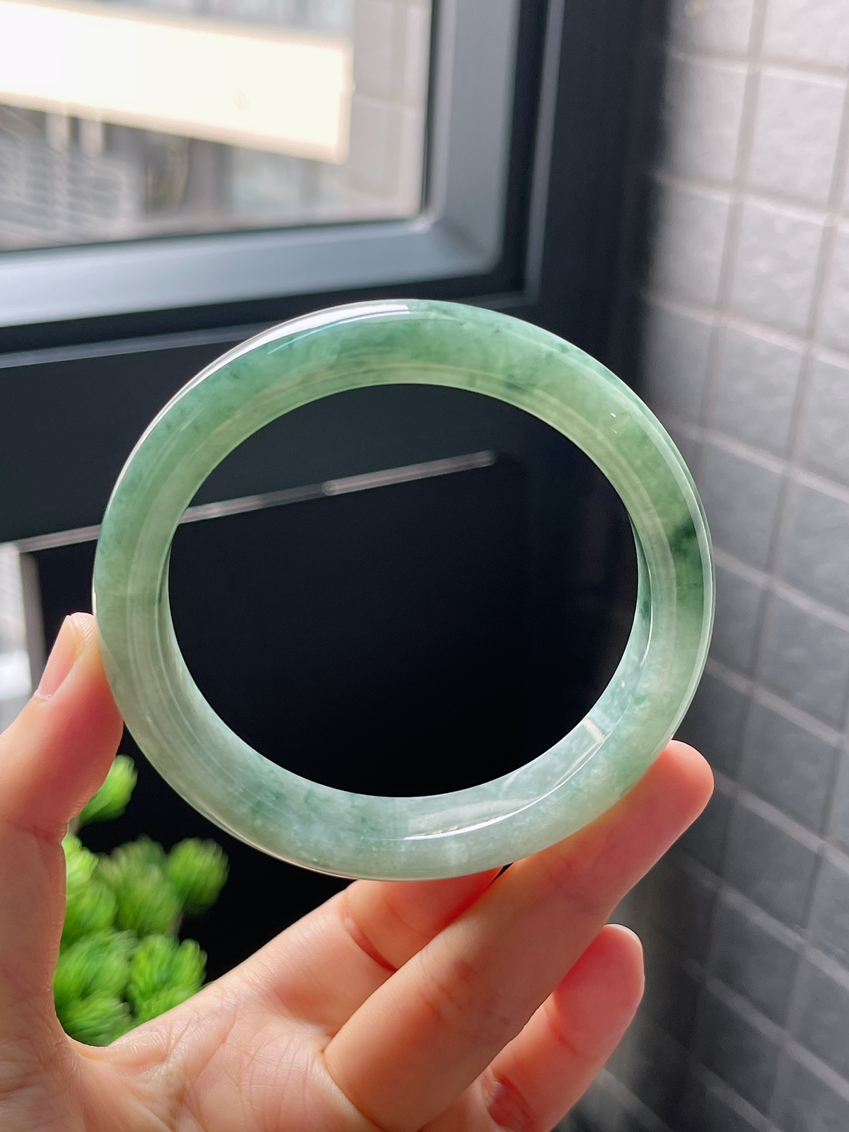 圈口60，糯化种飘花翡翠正圈手镯