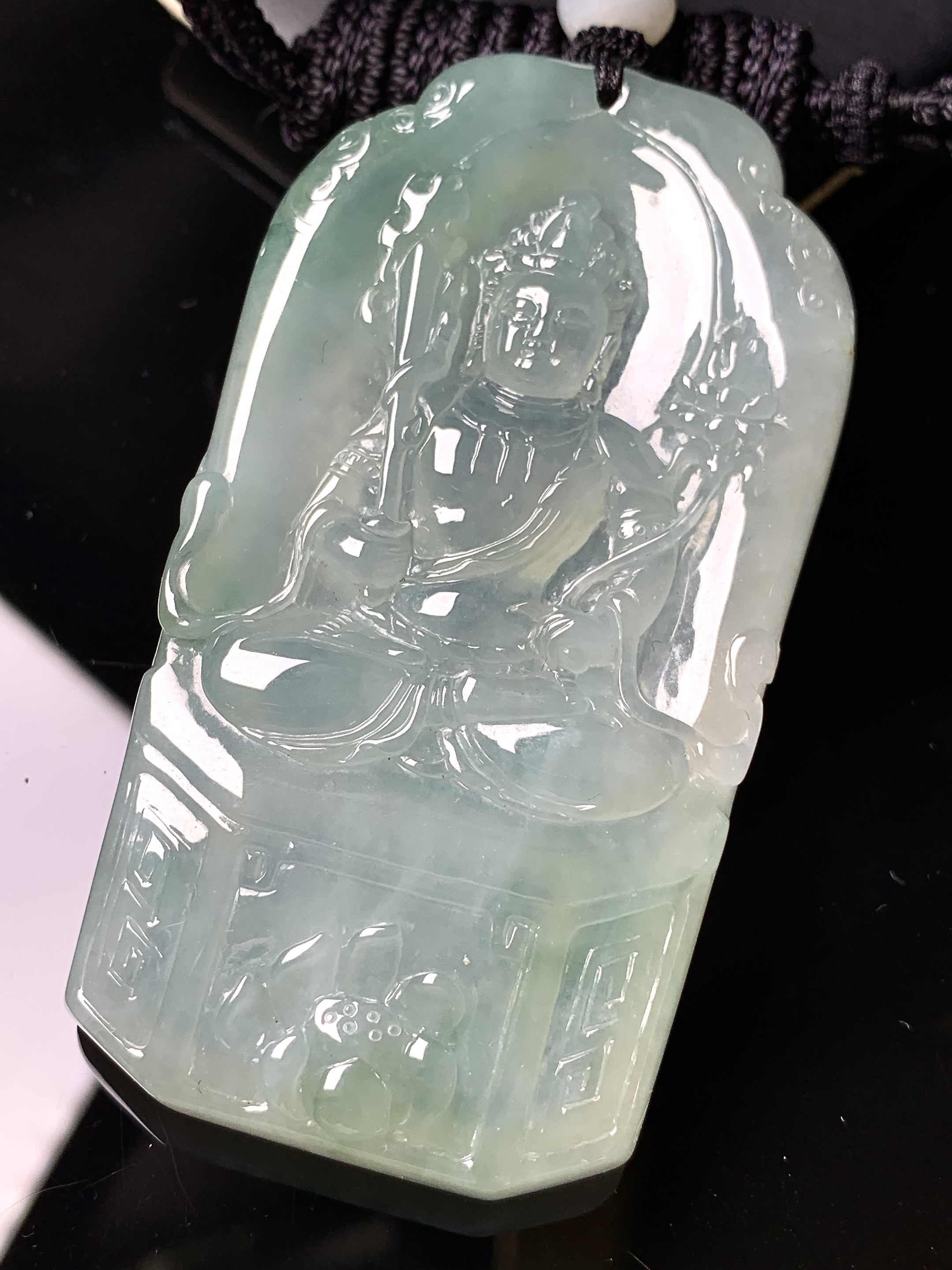 冰种观音菩萨吊坠 玉质细腻 色泽艳丽清新 水润亮眼 整体尺寸70*38.5*6.8 L1