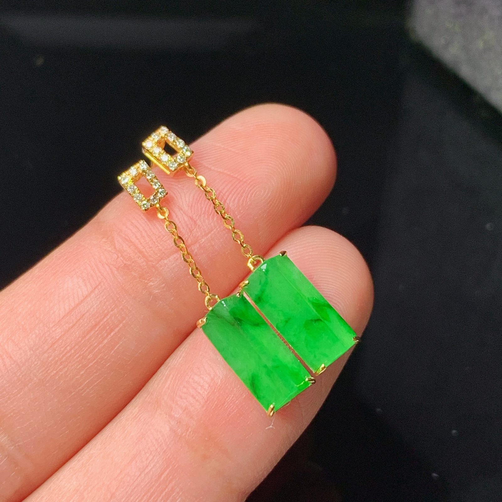 冰阳绿马鞍耳坠，18k金镶嵌，简约时尚，冰润色阳，种水足，Wx 尺寸10.2*5*3.5