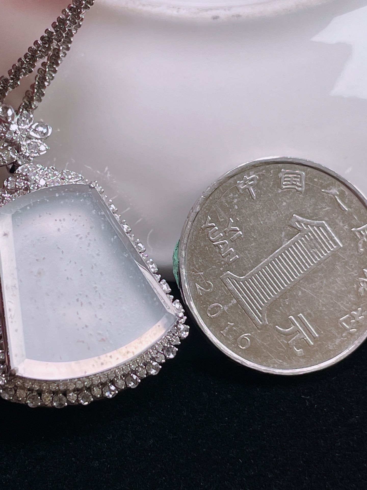 ️ 茅台白无事牌 无裂 起胶通透 整体：34.9/22.1/10 裸石：20.6/19.7